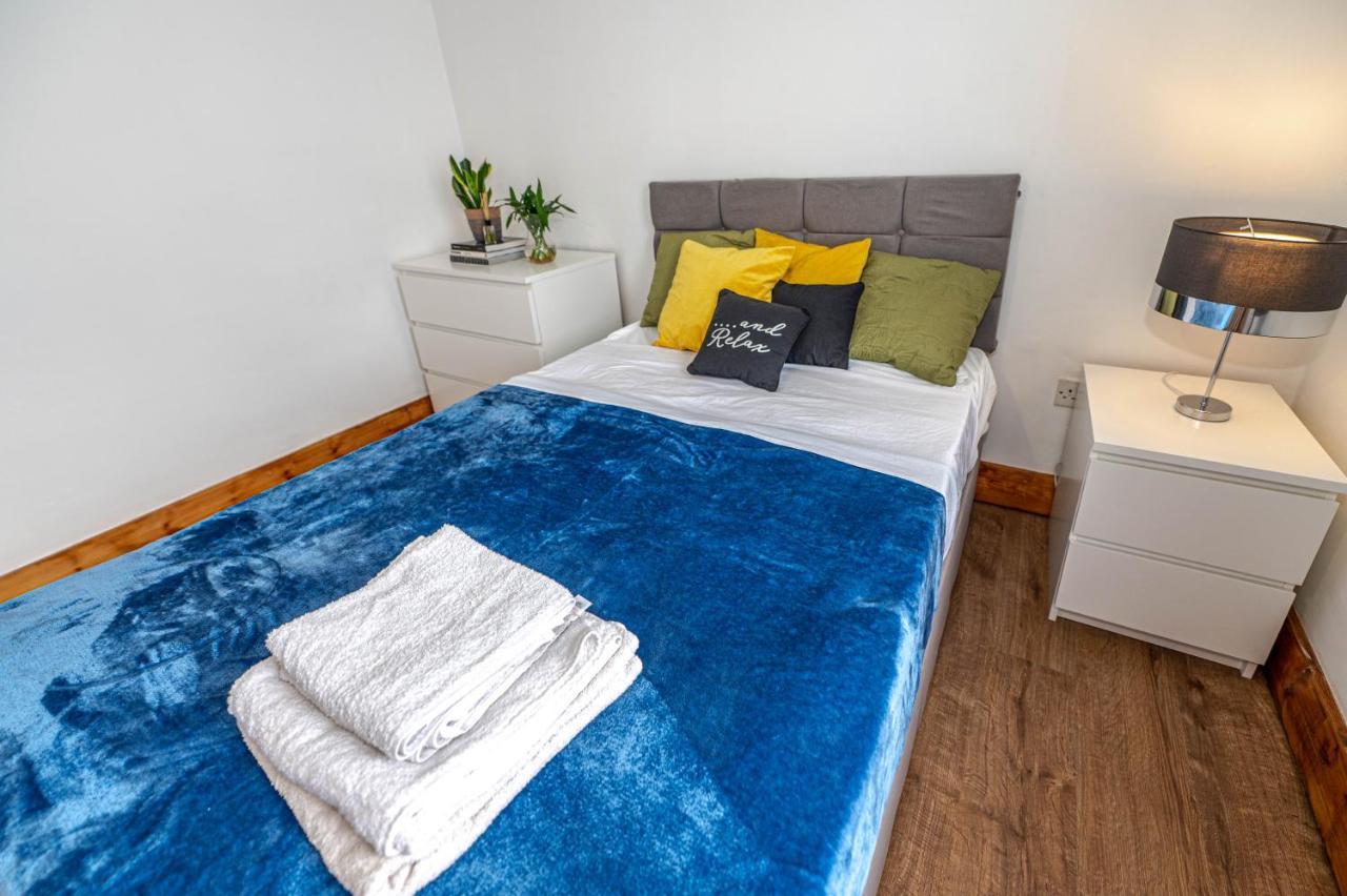 Beautiful 4 Bedrooms House, 7 Walk To Train Station Plumstead  Exteriér fotografie