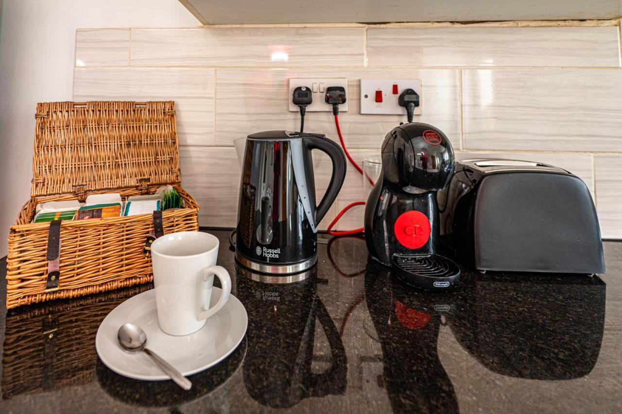 Beautiful 4 Bedrooms House, 7 Walk To Train Station Plumstead  Exteriér fotografie