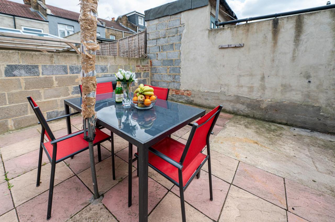 Beautiful 4 Bedrooms House, 7 Walk To Train Station Plumstead  Exteriér fotografie