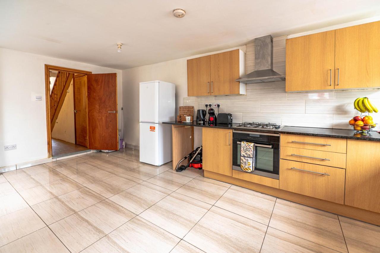 Beautiful 4 Bedrooms House, 7 Walk To Train Station Plumstead  Exteriér fotografie